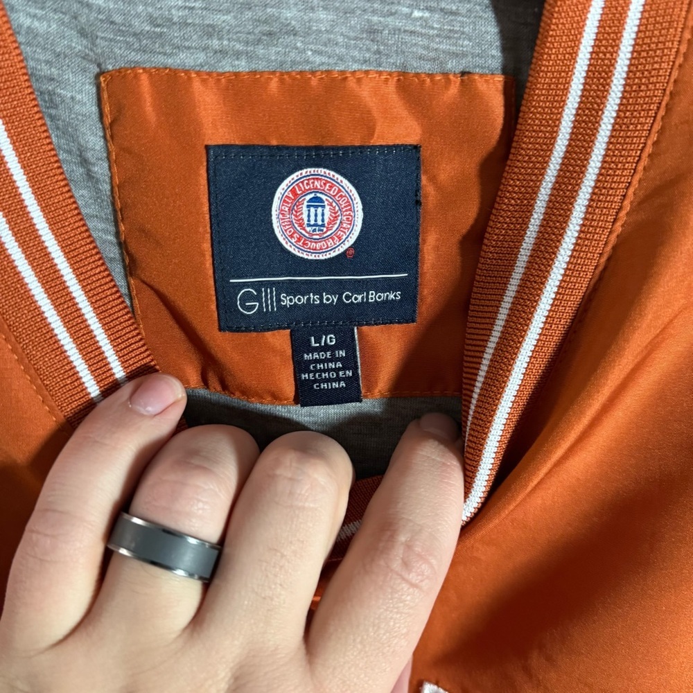 Men’s L Orange GIII Texas Colligate Lined Sporty Retro Inspired Casual Pullover - Picture 6 of 7